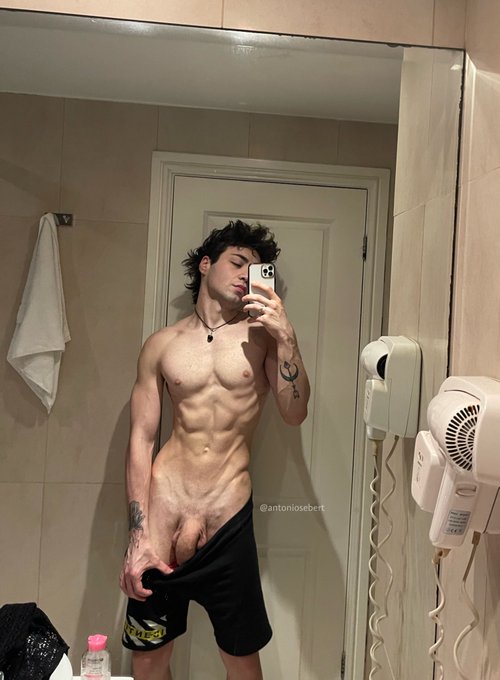 Woke up in London town ? https://t.co/pPSN04iDVv