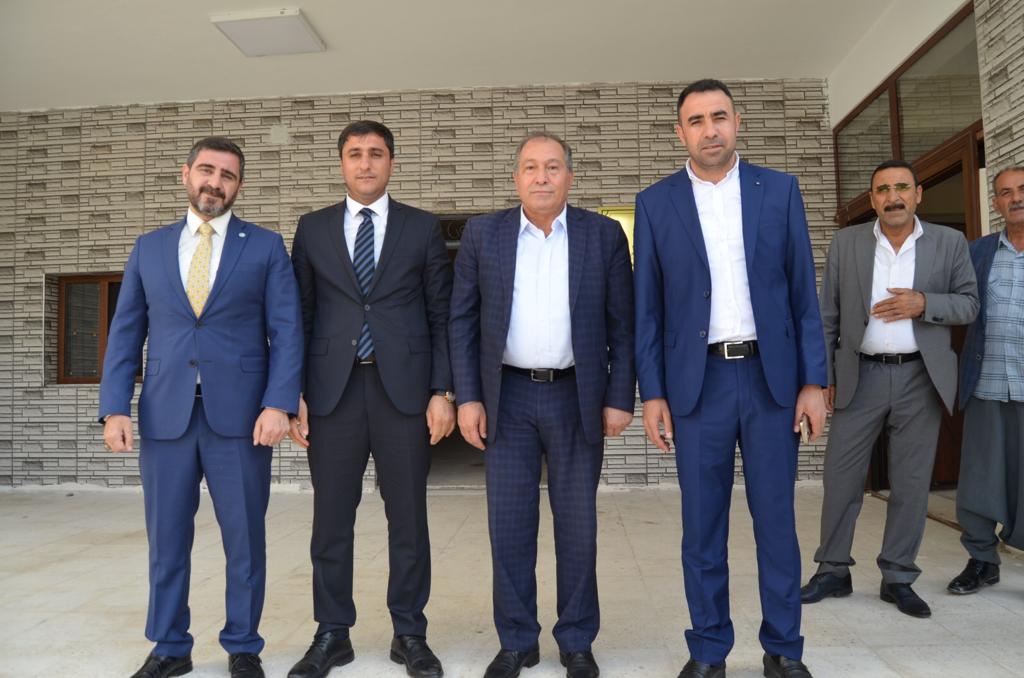 badillider63's tweet photo. derneğimizin düzenlemiş olduğu bayramlaşma programına katılan , Ağrı TAHİR belediye başkanımız sayın Mahmut kemaloğlu na , 
 İYİ PARTİ KARAKÖPRÜ ilçe başkanımız sayın Mehmet Yaşar Badıllı ya ,
CHP ŞANLIURFA il başkanımız sayın Ferhat Karadağ a ,
GELECEK PARTİ KARAKÖPRÜ ilçe https://t.co/zdsoRvcRBy