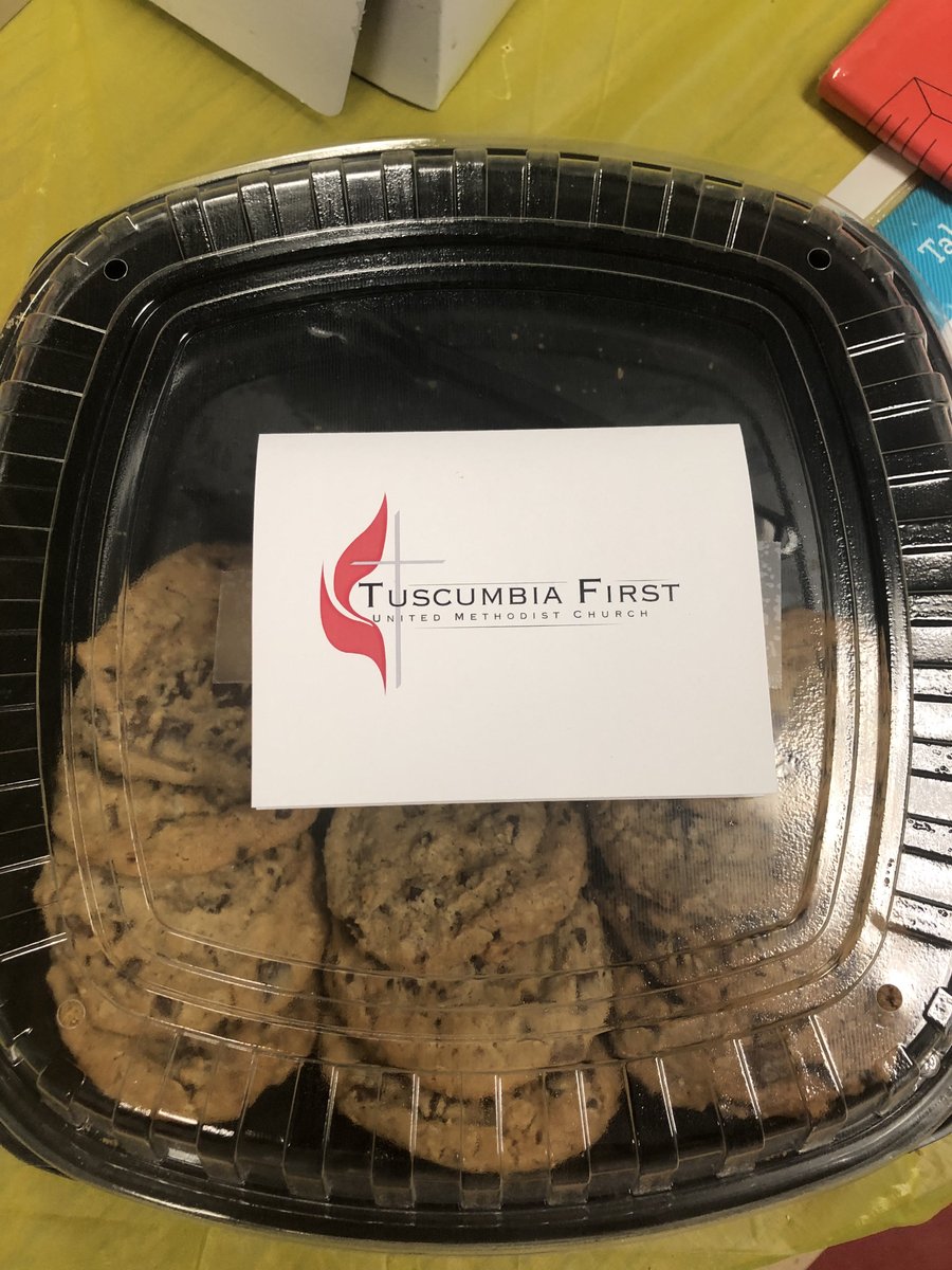 _REThompson's tweet photo. Thank you so much to Tuscumbia First United Methodist Church for the delicious chocolate chip cookies!
#rettigers #tuscumbiacityschools #teacherappreciation https://t.co/8wgYzQmJr9