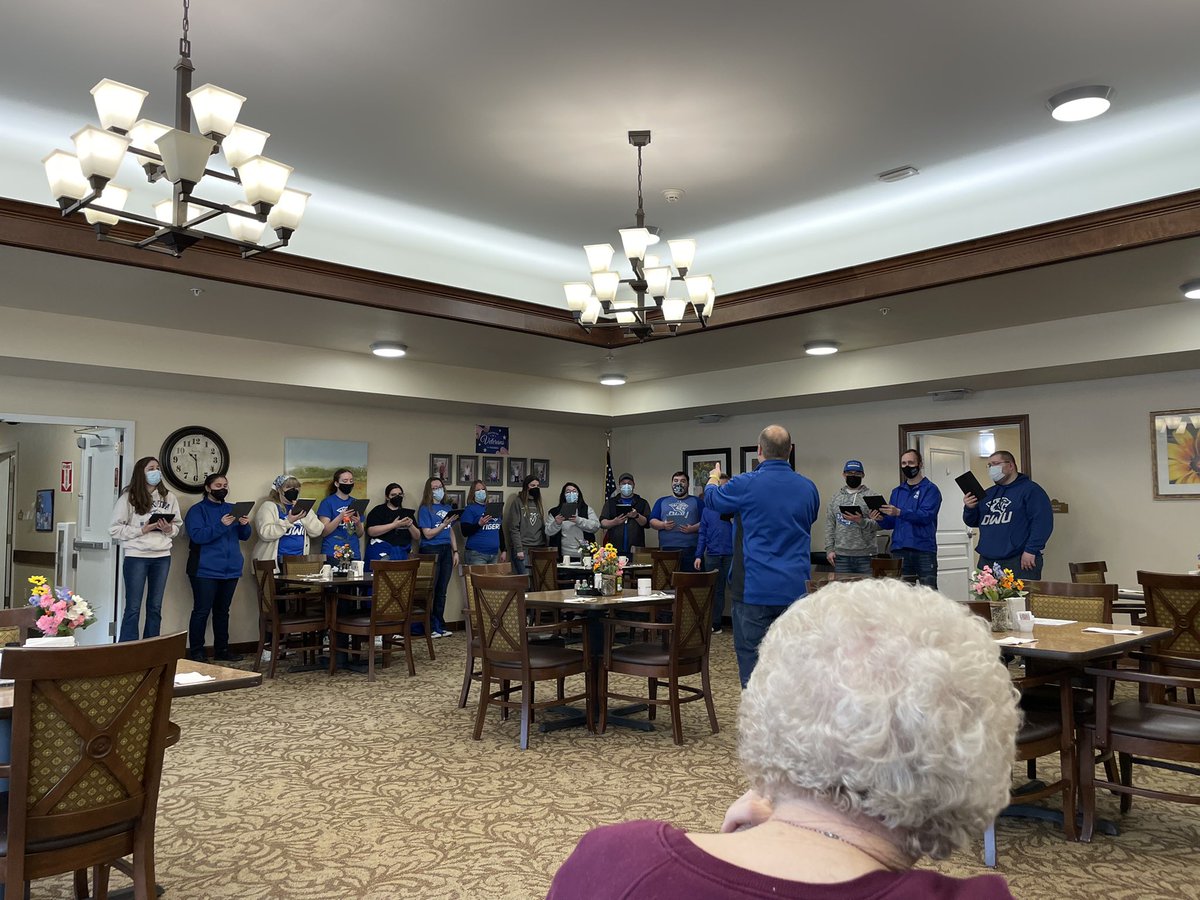 dwucampmin's tweet photo. SMC students are serving in multiple ways this morning for #DWUcares ! We encourage you all to serve today and every day in some small way! 🤗 https://t.co/pxeydb7C50