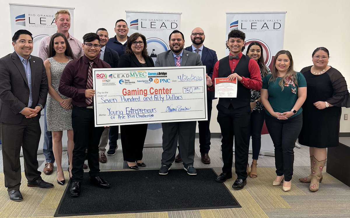 AspireRGV's tweet photo. Hard work pays off when you have the entrepreneurial mindset💪🙌👩🏾‍💼👨🏾‍💼🏅
#Weareaspireenterprise #RGVLEAD #Proud #Hardwork
@CTEWeslaco @WeslacoEastHigh @WeslacoISD @rgvlead_tx https://t.co/SAvcl5RluK
