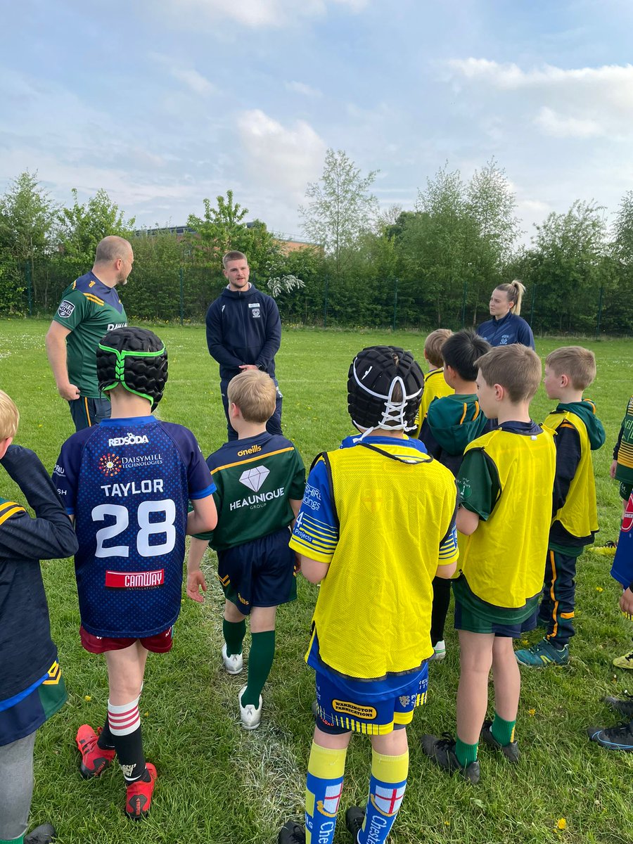 WarringtonRLFC's tweet photo. A special coaching session for the youngsters at Woolston Rovers!

#CommunityTakeover https://t.co/QbjSnUQJeG