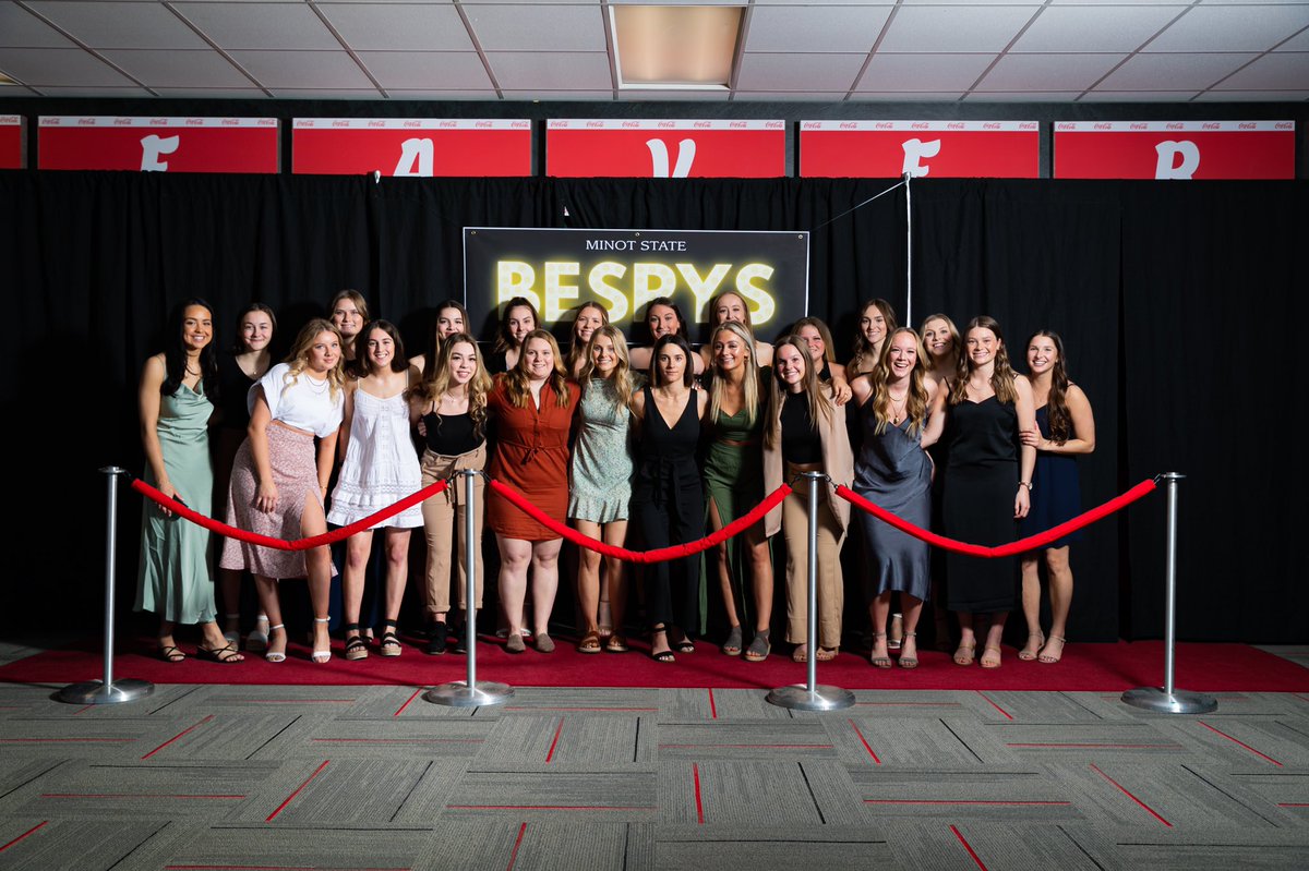 MSUBeaversWHKY's tweet photo. A special evening celebrating the BESPYs!

WIH walked away with the 2021-2022 Team of the Year award!

#BuildTheDam https://t.co/rXcYOlvR8M