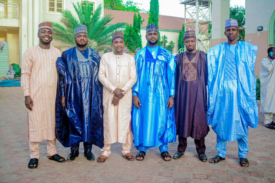 Muntaka23's tweet photo. Taqabbalal lahu minna wa minkum 
May Allah accept from us and from yhu 
Ei'd Mubarak https://t.co/xUrfDlGh49
