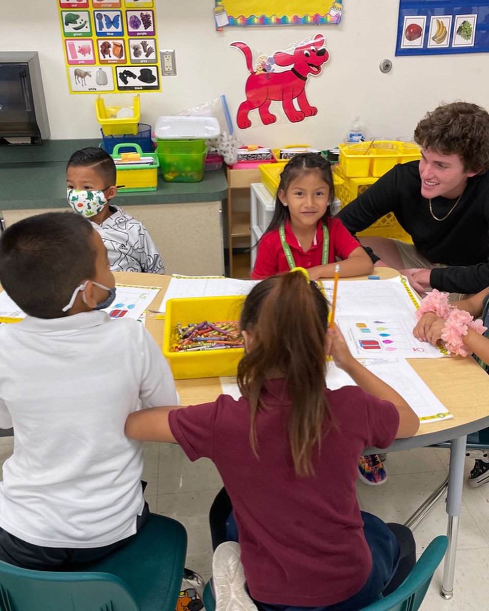 JAofPBTC's tweet photo. The @jupiter_high Boys Volleyball team, and the Latinos in Action students became JA High School Heroes when they visited @JupiterElem! They taught JA Ourselves and JA Our Families to the kindergarten and first grade students who were extremely excited to have the visitors. https://t.co/zw9zwtXqLw