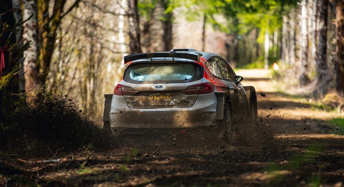 Entry 🔛 Exit⁣⁣
⁣
🤩 This photo -  <a href="/justinfed/">justin federspiel</a> 
⁣⁣
#Rally #Flatout #Maxattack #motorsport #mayoupdate #fordracing #sideways #skidz