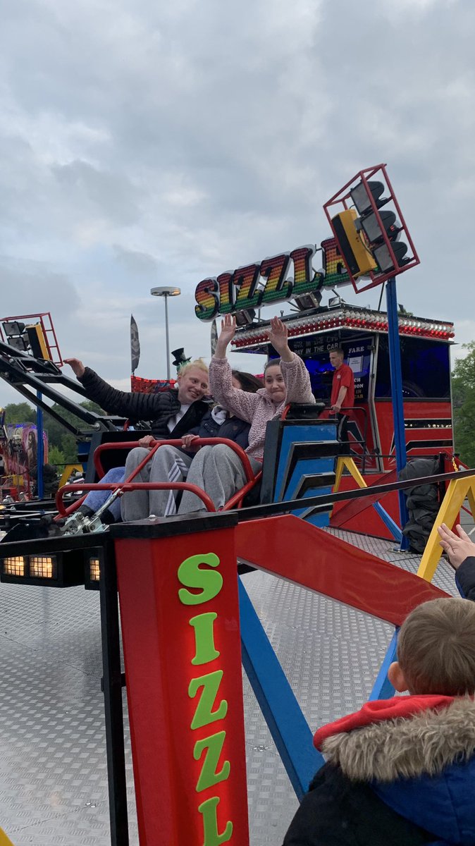 LionessMamaJo's tweet photo. We all had so much fun this evening, the kids want to go again but I don’t think my bank account will allow it lol. I also went on a ride with my friends without the cubs lol. #funfair #family #expensivefun https://t.co/SvTT7uI5w2