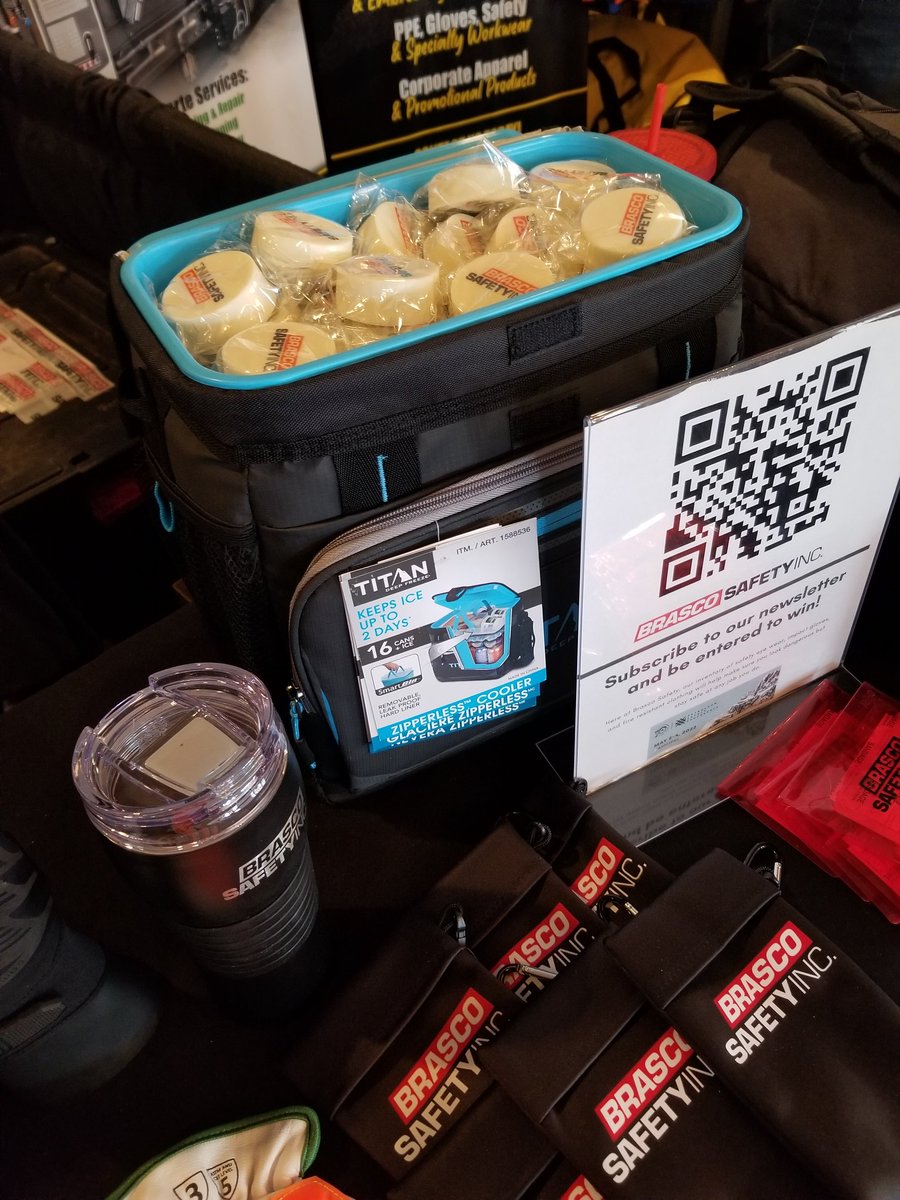 Brascosafety's tweet photo. Come grab a chocolate covered oreo before you head in to your next session.

Please.......we are eating them all 😬

#psc2022 #tradeshowswag #oilandgas #safety https://t.co/o5RHgkIM7c