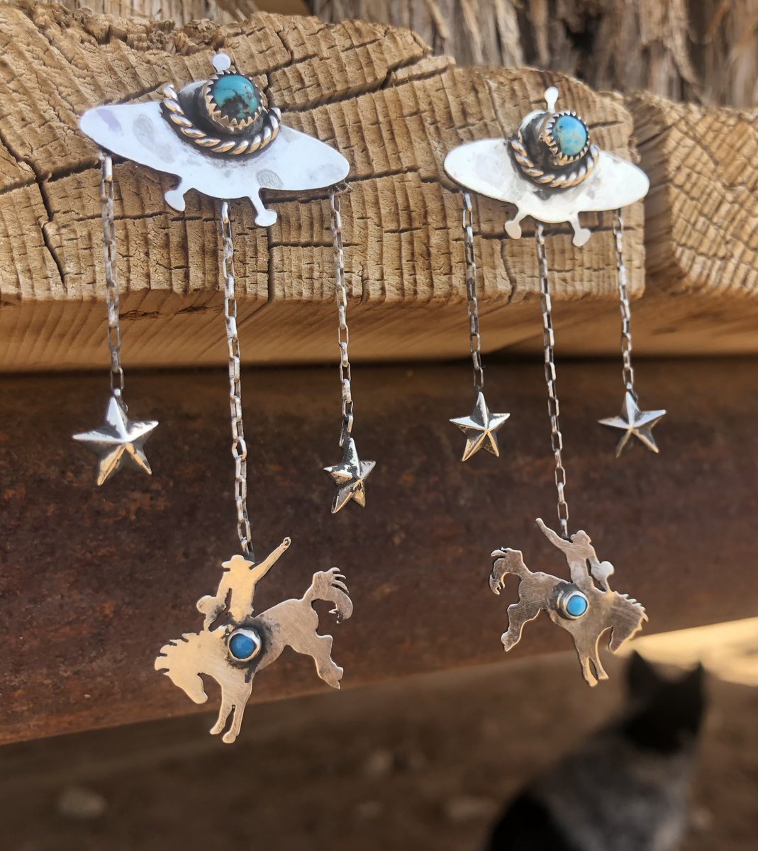 LoganPerryman's tweet photo. “ I always wanted to be a cowboy, and Jedi Knights are basically cowboys in space, Right?”

Handmade!

🪐 https://t.co/CWuFA076kg