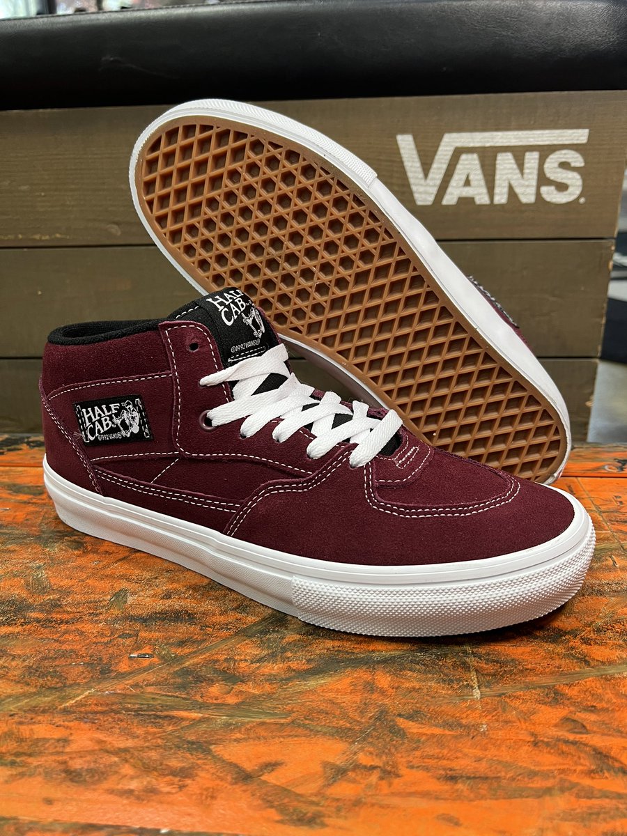 CCS_Skate's tweet photo. Get fully stoked on these Port Royale Half Cabs from Vans. 🍷 Available right now at https://t.co/nQ3MQ1iNDs.
.
#ccsskate #halfcabs @vansskate #midtopskateshoes
https://t.co/OHRPX9gvCs https://t.co/OPMkSG0ykF