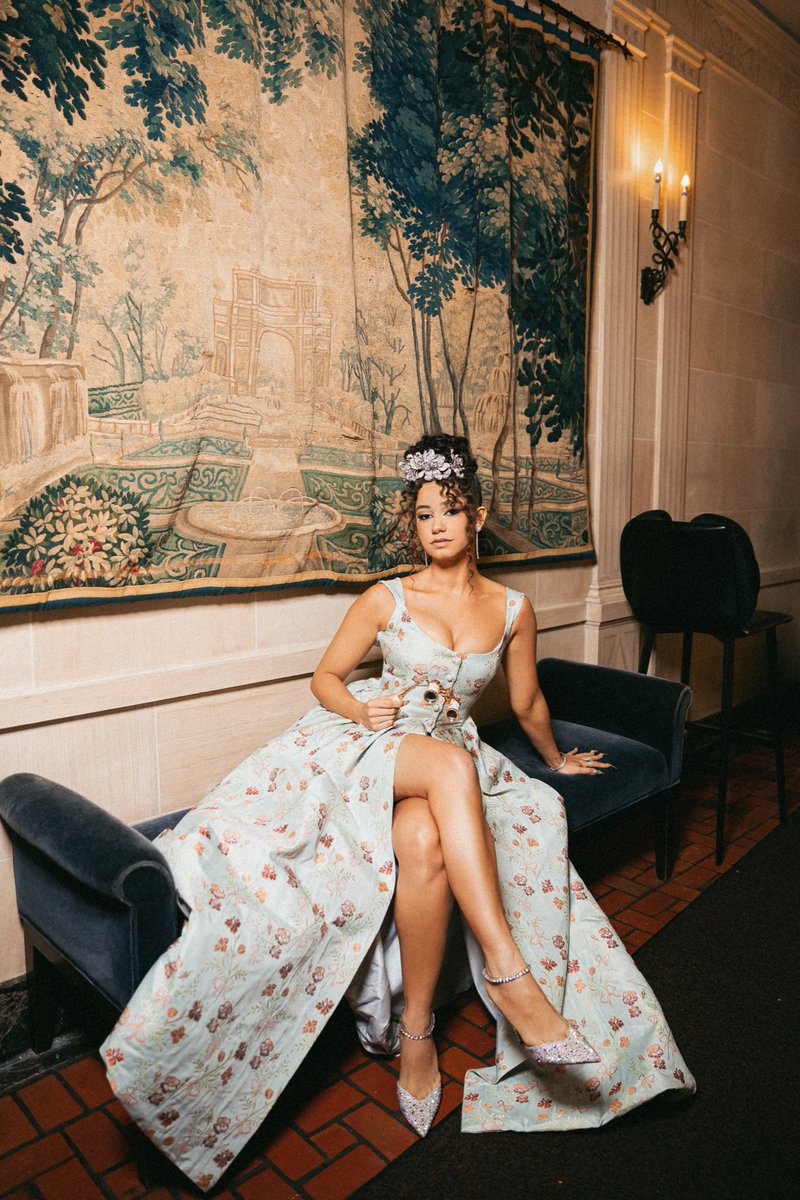 lenasituations's tweet photo. a huge thank you to Anna Wintour and the whole Vogue team for letting me be the first french influencer attending the Met Gala. And a MEGA thank you to the @YouTube family for making dreams happen: from the hauls in my bedroom to the met: this is what youtube does. 🗽🥺 https://t.co/l8hEhkWNyn