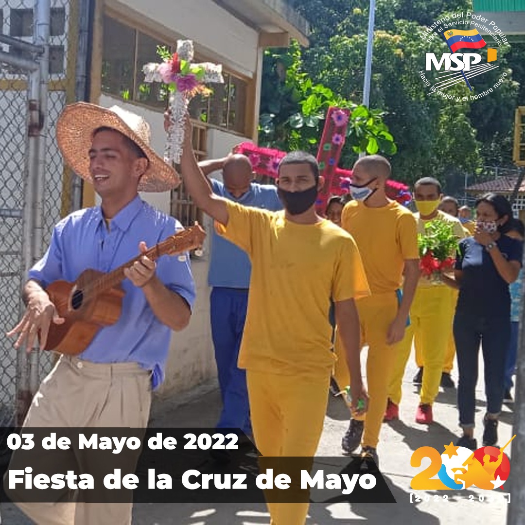 mirelct's tweet photo. #03Mayo 🇻🇪|| Velorio la Cruz de Mayo, patrimonio cultural de nuestra Venezuela, rendimos homenaje a la madre tierra y sus frutos. Una tradición  religiosa de fe y valor histórico que ha trascendido en el tiempo. #FiestaCruzDeMayo https://t.co/KiverNaoBs