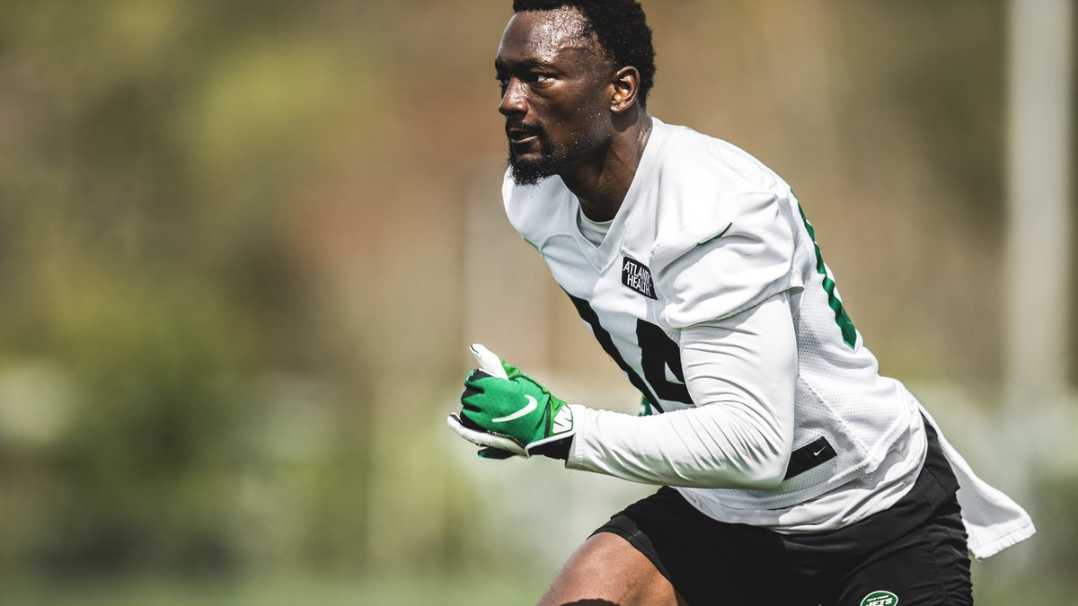 nyjets's tweet photo. SOURCES: we're workin' https://t.co/JHKMMZlvOJ