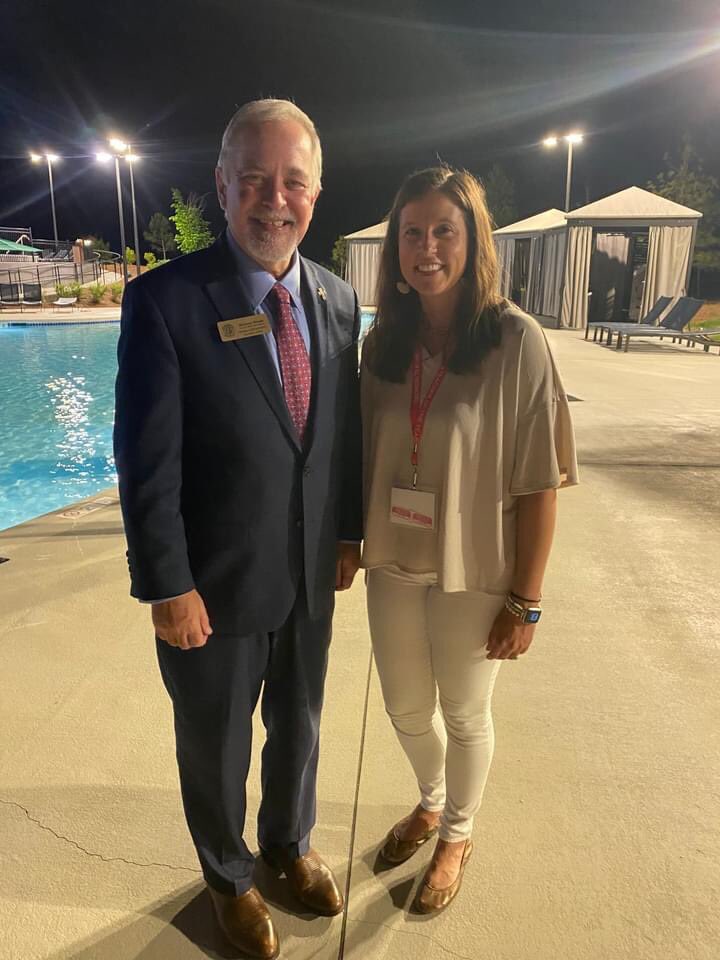LCHS9GC's tweet photo. Donielle Powell, LCSS Teacher of the Year, recently attended the Georgia Teacher of the Year Conference where she presented to a group of District Middle School Teachers of the Year on teaching practices she uses in her classroom. Congratulations again, Mrs. Powell! https://t.co/GIEoL4cMJu