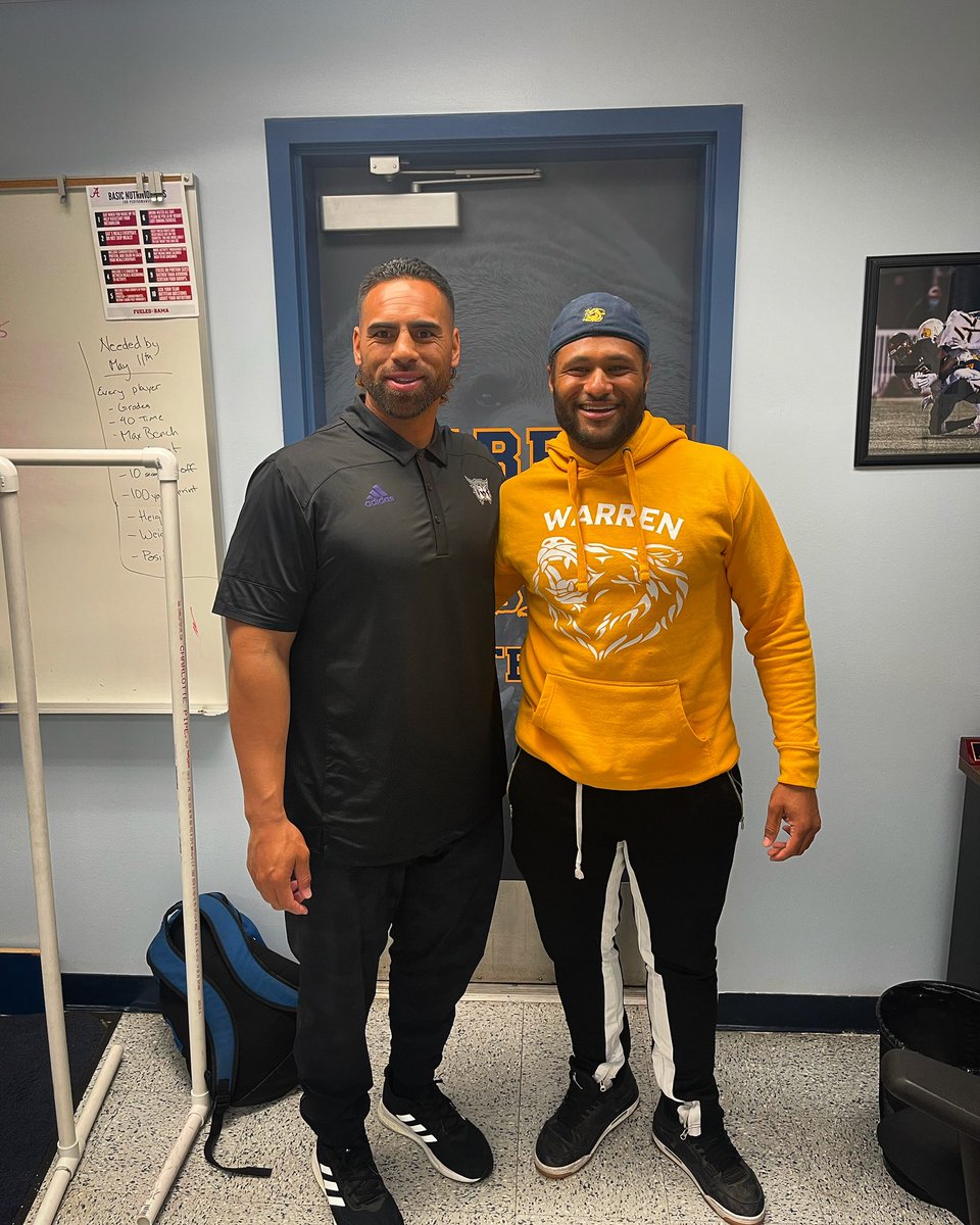 COACHSTACE_'s tweet photo. THANK YOU COACH AH-YOU AND WEBER STATE UNIVERSITY FOR COMING THROUGH AND CHECKING OUT MY GUYS!
#NEWWARREN https://t.co/DxdpmU0rz6