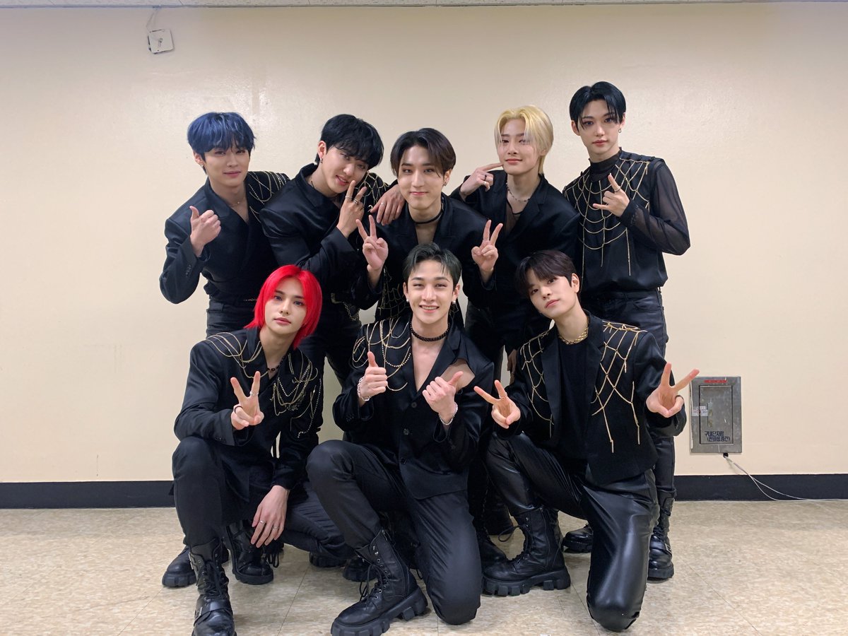 StrayKidsCharts's tweet photo. .@Stray_Kids is now the 2nd Korean act to have at least 1 Japanese single with 100 weeks after "TOP -Japanese ver.-" achieved its 100th week charting on Oricon this week!

Next goal: 100th week of "GO LIVE" in two weeks!

#StrayKids #스트레이키즈 https://t.co/OG6TBBS42l