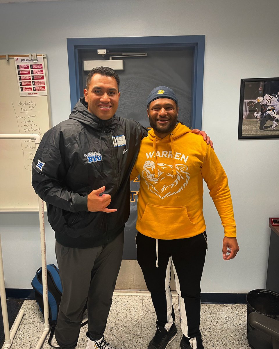 COACHSTACE_'s tweet photo. THANK YOU COACH UNGA FROM BYU FOR COMING THROUGH AND CHECKING OUT MY GUYS!
#NEWWARREN https://t.co/B8aGkWRZMJ