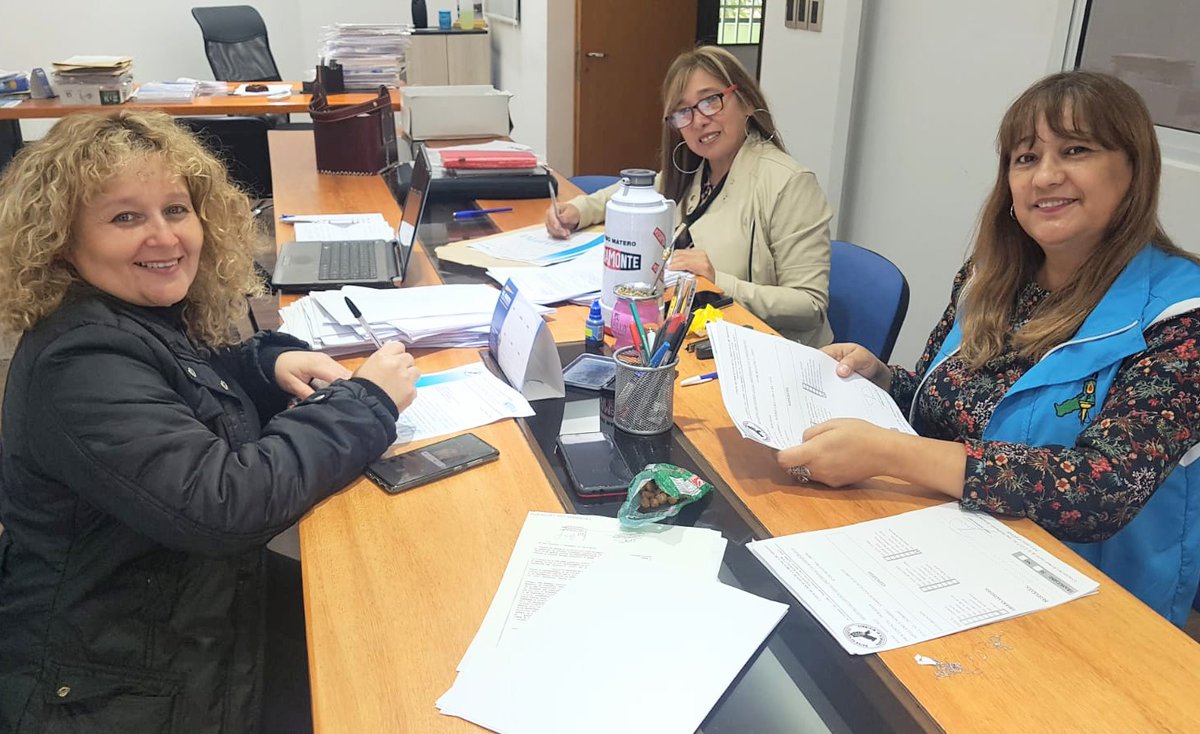 BurtnikClaudia's tweet photo. Titularizaciones: hecho histórico dos procesos simultáneos vacantes 2018-2019. Conquistas producto de decisiones políticas priorizando el diálogo como herramienta en defensa del colectivo docente. Gracias por seguir confiando en udpm con @grillo141  @BoveroEdith @MirtaElizbaez https://t.co/IFUlXcx3UJ