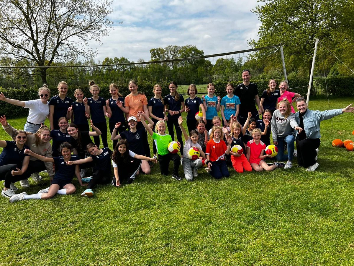 rivorijssen's tweet photo. Natuurlijk mocht een clinic van @johanstrokap niet ontbreken op het Rivo Kamp https://t.co/FGL5dVr7nf
