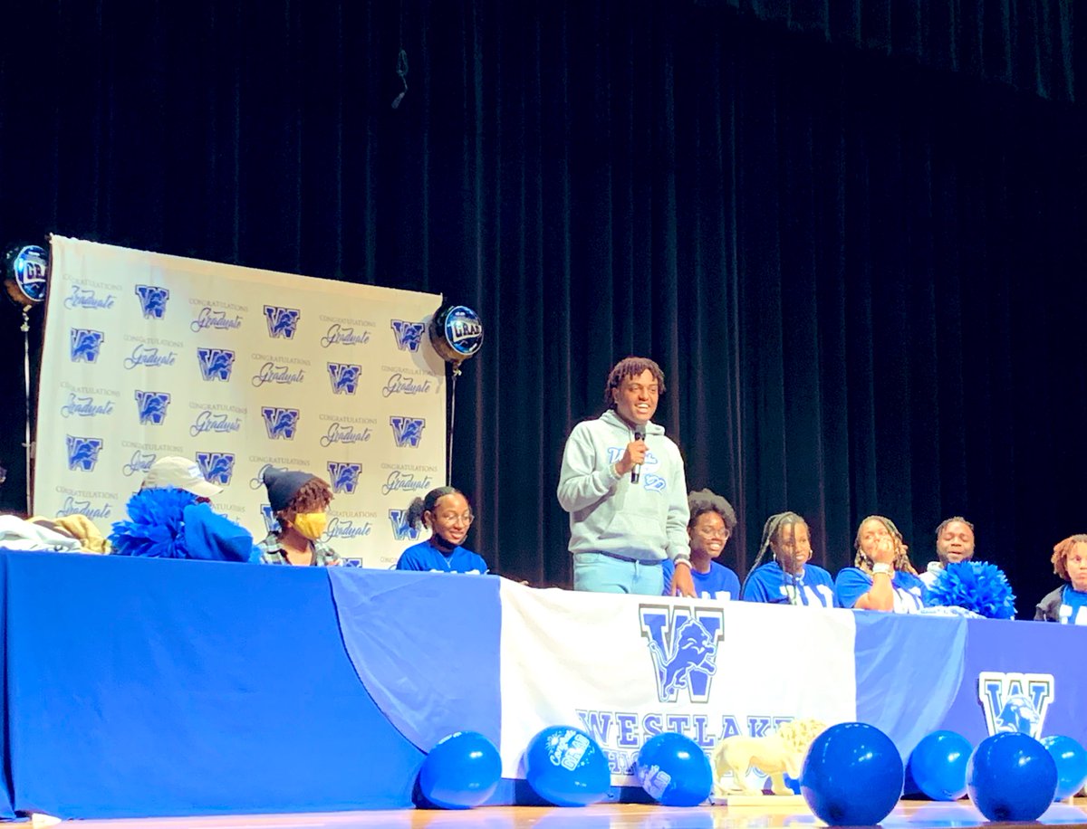 koperniak's tweet photo. Excited to celebrate Fine Arts Signing Day @westlakelions! Congratulations c/o 2022! @gyimah_whitaker @YalandaBellEDU @Jennifer_Beard_ @ArtsFCS #fcsmusic https://t.co/8fEWkWpSV2