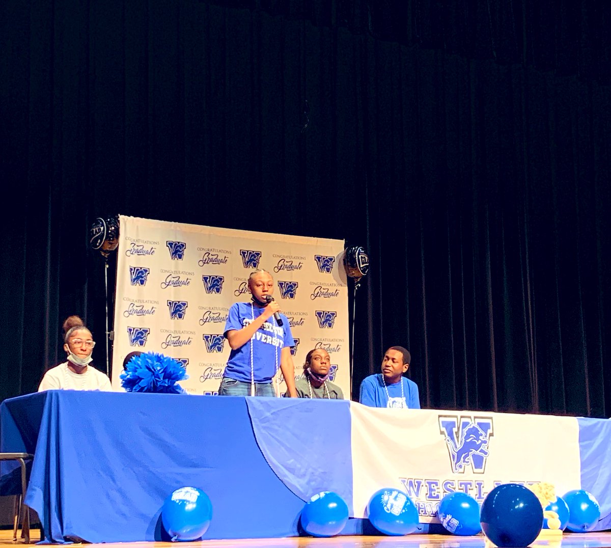 koperniak's tweet photo. Excited to celebrate Fine Arts Signing Day @westlakelions! Congratulations c/o 2022! @gyimah_whitaker @YalandaBellEDU @Jennifer_Beard_ @ArtsFCS #fcsmusic https://t.co/8fEWkWpSV2