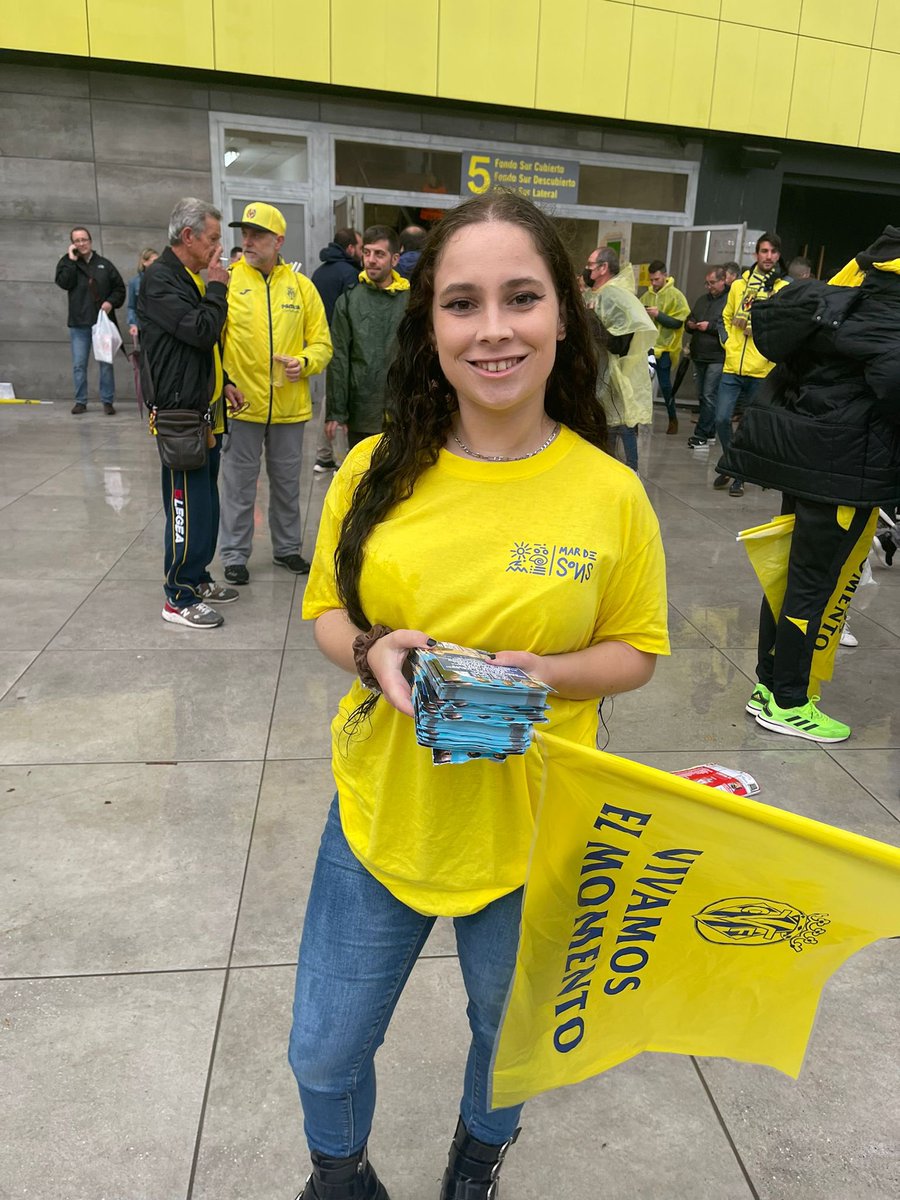 TonyAguilarOfi's tweet image. Hoy @MardeSons_ está en el estadio de La Cerámica apoyando al @VillarrealCF y a su afición en el partido de Champions!!! #UCL  #VillarrealLiverpool #Endavant