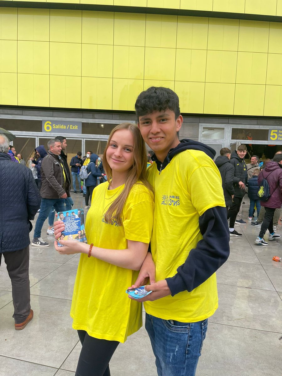 TonyAguilarOfi's tweet image. Hoy @MardeSons_ está en el estadio de La Cerámica apoyando al @VillarrealCF y a su afición en el partido de Champions!!! #UCL  #VillarrealLiverpool #Endavant