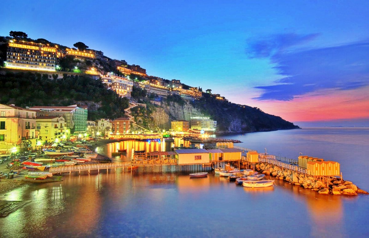 tempi_d's tweet photo. Sorrento - Buonasera a Tutti ! https://t.co/qbHP5C84n7