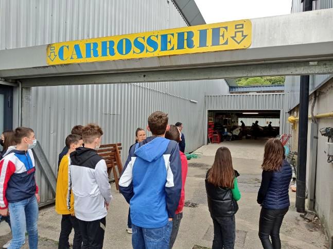 CollegeEurope27's tweet photo. Nos 🚸 de 33 engagés dans le concours #ChallengEure visite l'entreprise #Nacelles @SAFRAN et au passage le @LPrisleseine
#ParcoursAvenir
@ac_normandie @dsden27 https://t.co/GhT12UxsPs