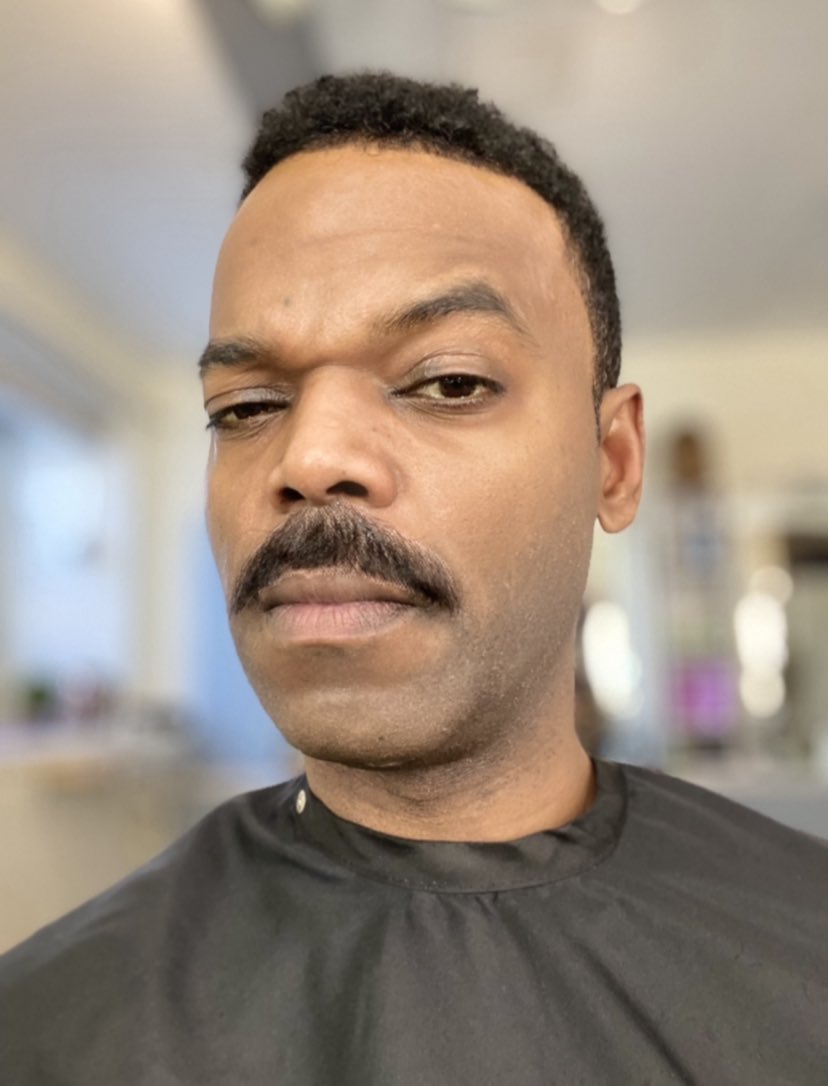 TONIGHT. Join me and this guy, my alter ego, for an Instagram LIVE at 8pm ET.🤨😜

#SVU
#AmericanGods
#Hannibal #Fannibals