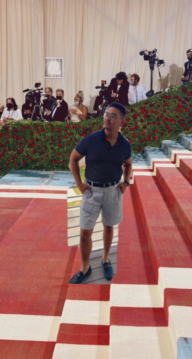 ronniejayyy's tweet photo. MetGala was so fun, can’t wait for next years #DadBodSummer https://t.co/NlJlEuT1mU
