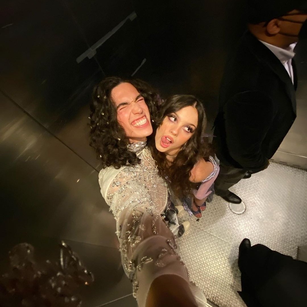 conansmoking's tweet photo. aaaaa los quiero mucho https://t.co/qknQ1TXvag