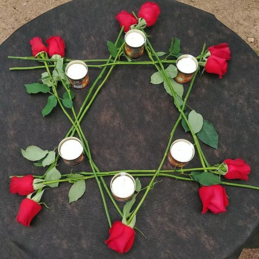 theteachpreach's tweet photo. Tonight begins Yom HaZikaron (Israel's Memorial Day). We remember the 24,068 fallen Israeli soldiers and 4,216 victims of terror who have paid the ultimate price for the miracle that is Israel.

Photo: Rahel Jaskow

#YomHaZikaron #Israel #Soldiers https://t.co/UOSaiAfIer
