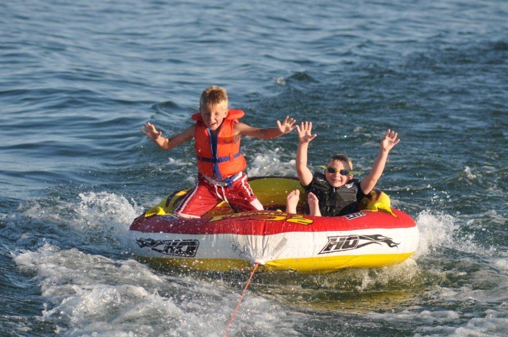 Hurray! The weather is warming up this week. It may be a little early for tubing, but there's still plenty of fun to be had in Montana's Missouri River Country. 📷: instagram.com/tamburkee