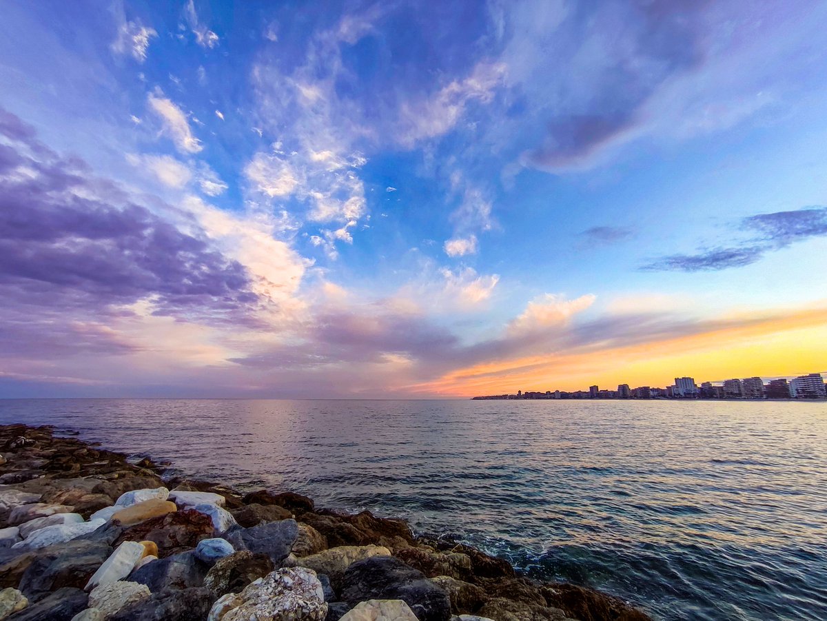 davidmoya93's tweet photo. Atardecer en #Fuengirola @tiempobrasero https://t.co/Y5iuiZcEIL