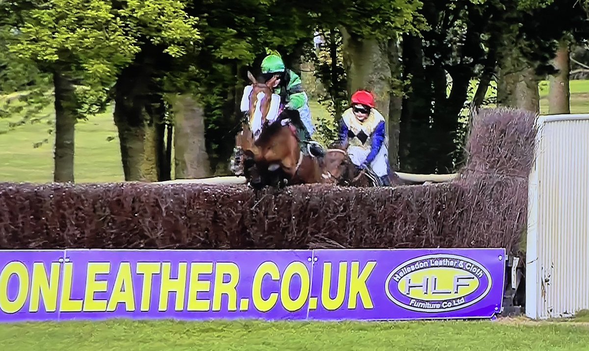 amajox's tweet photo. Congrats @amajox @IzzieMarshall28 wins #TurnerTrophy Maiden HChase @FakenhamRC #Normofthenorth #AlanHill @LawneyHill #5ran #topjock πππ https://t.co/ZMujviGJGF