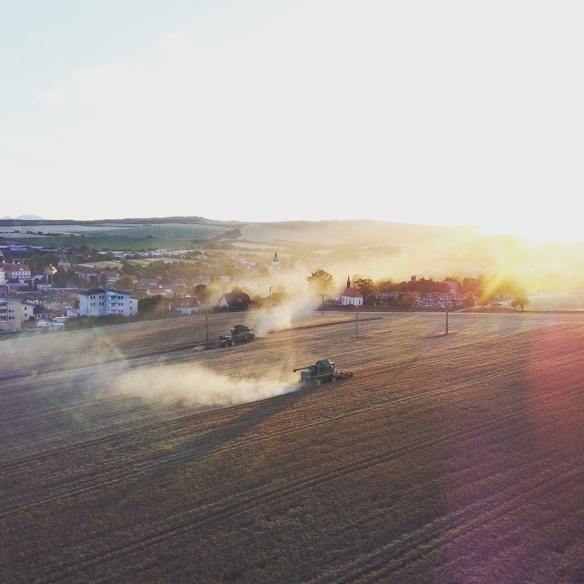 swallow_sk's tweet photo. #dron #derone #dji #djimini #JohnDeere #Slovakia #dronephotography https://t.co/LnHsiqgKMD