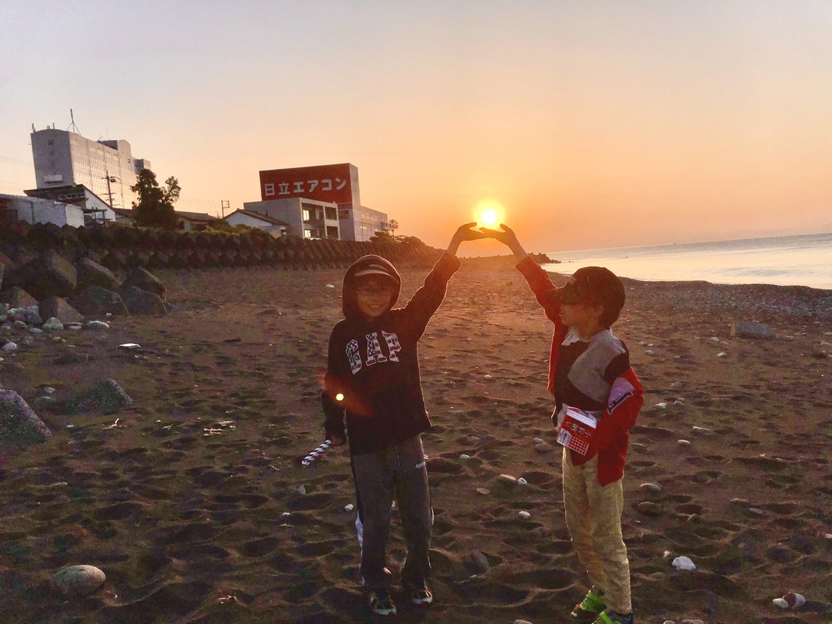 朝日をGET！
また天ぷらにして頂きます(^^)

#サンライズ
#移住
#スローライフ
#釣り