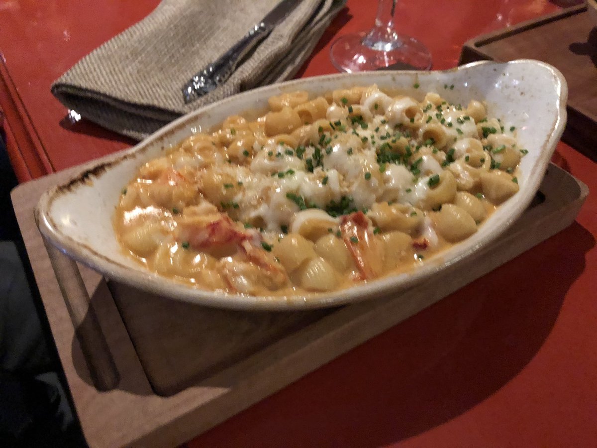 RT @TAlanHorne: Lobster Mac and cheese from Gordon Ramsay’s Pub and Grill, Caesar’s Palace. https://t.co/csfrc9A0dI