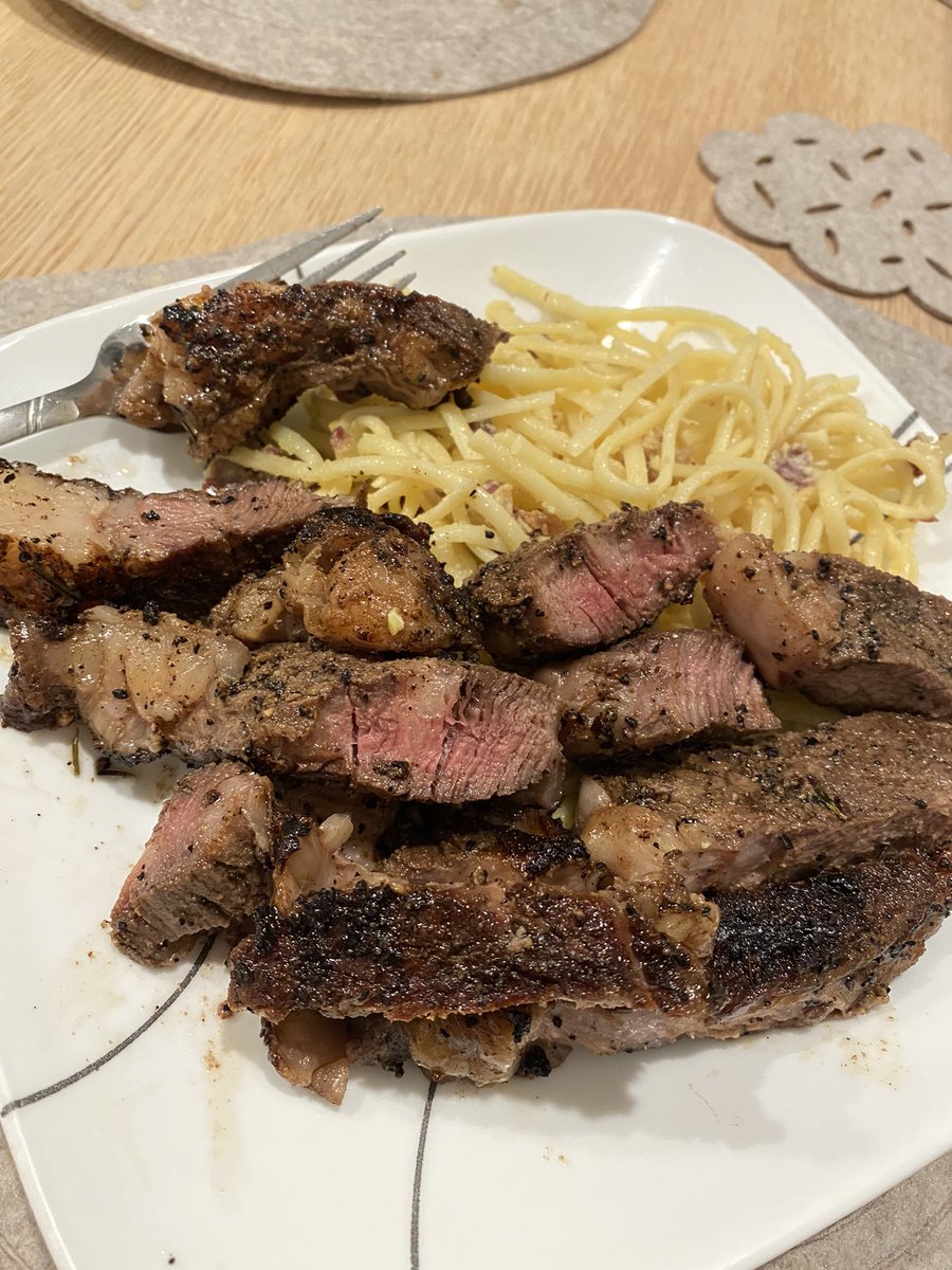 GiannaLinlin's tweet photo. Nice steak .... But it's missing one of him.🫡🫡 https://t.co/hz6HrkOqeu