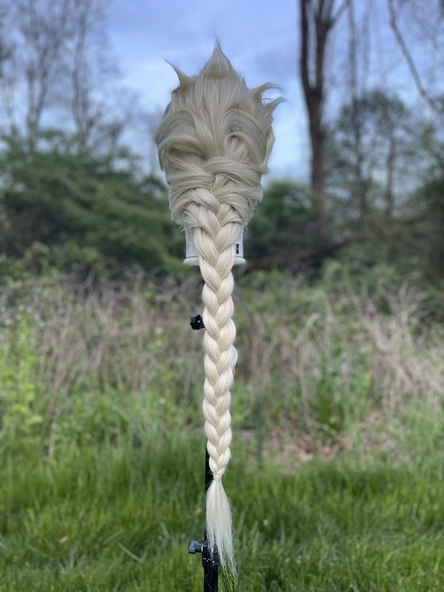 Cianonzo's tweet photo. Not perfect bc this was 100% an Elsa wig speedrun, but here’s a rare self-indulgent wig

#elsacosplay #frozencosplay #disneycosplay #elsafrozen #ardawigs #frozen https://t.co/DZyIE9WXZ0