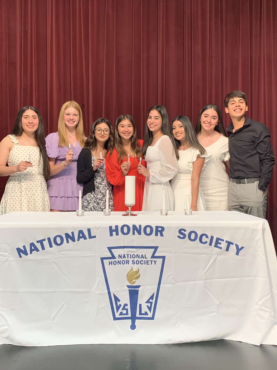 2022-2023 National Honors Society Cheerleaders