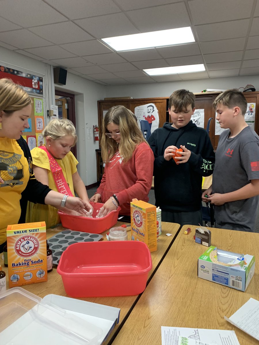 Had a great time with the science club this afternoon, they were making gifts and learning at the same time! Love this crew!!! ⁦<a href="/ECLocal/">East Clinton Schools</a>⁩  ⁦<a href="/ECMS_Shaner/">Sara Shaner</a>⁩ ⁦@MattMelnek⁩