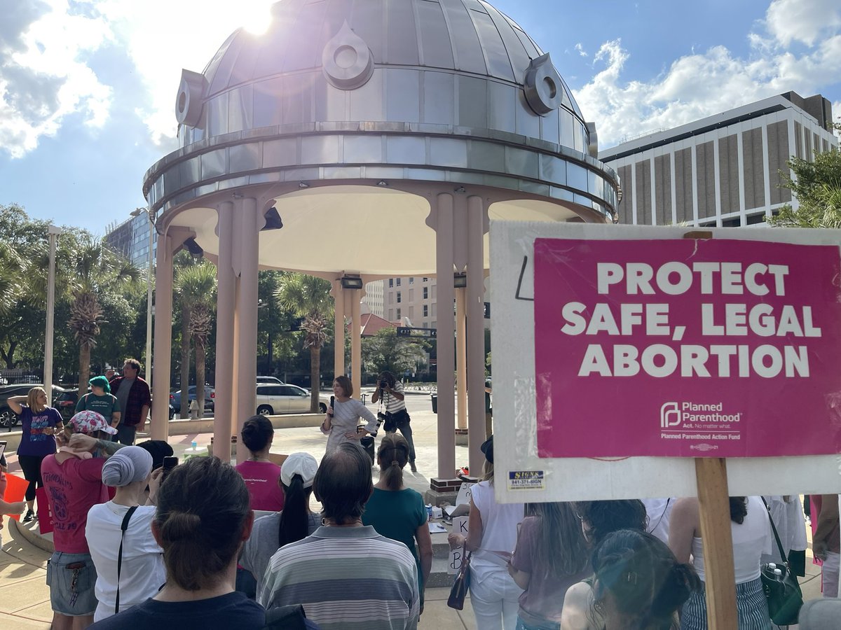 yboralex's tweet photo. Protect your rights! They won’t stop with just one ban. 
#Abortions #ProtectRoe #ProtectWomensRights #RoeVsWade #tampa #Democrats #HerBodyHerChoice #rally #SupremeCourt #BansOffOurBodies #PlannedParenthood #choice https://t.co/5iO5RTAcgV