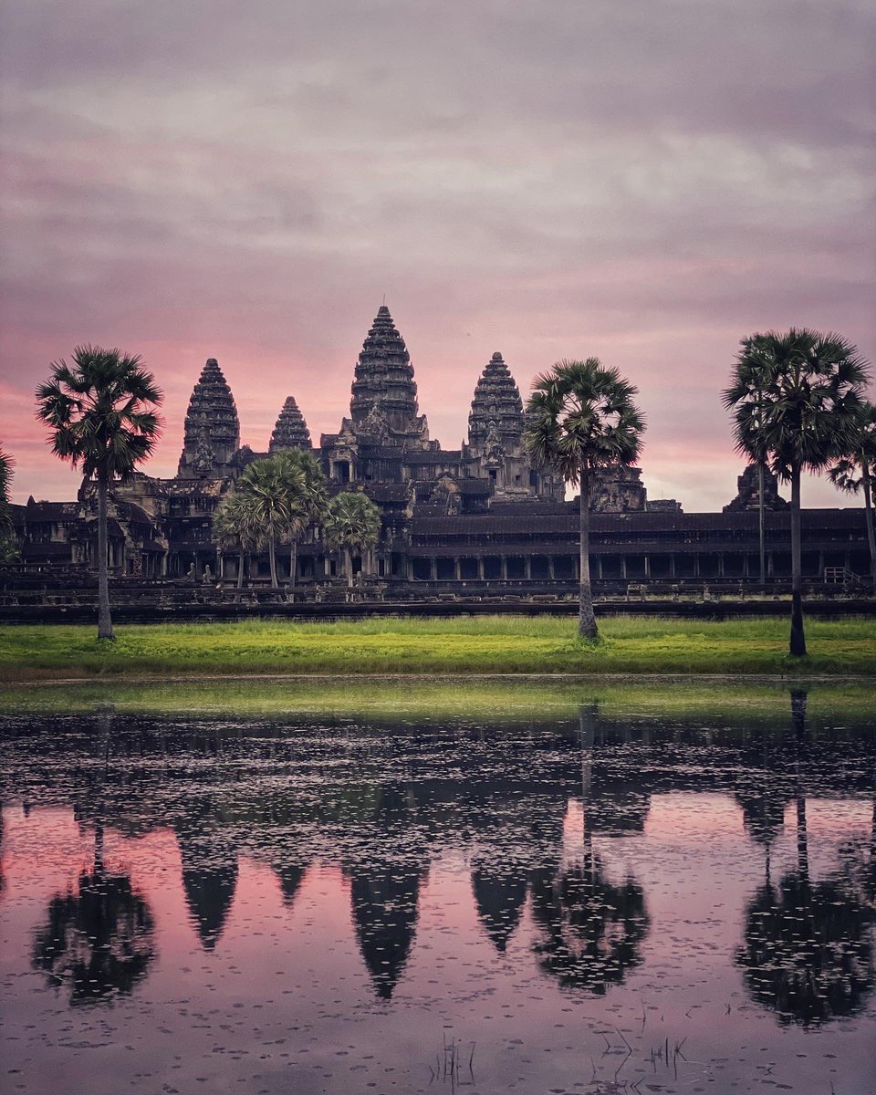 _ektaparekh's tweet photo. Chasing sunrises, all the way to Angkor Wat.
#cambodia #walkdiaries https://t.co/4OAlxcPqOX