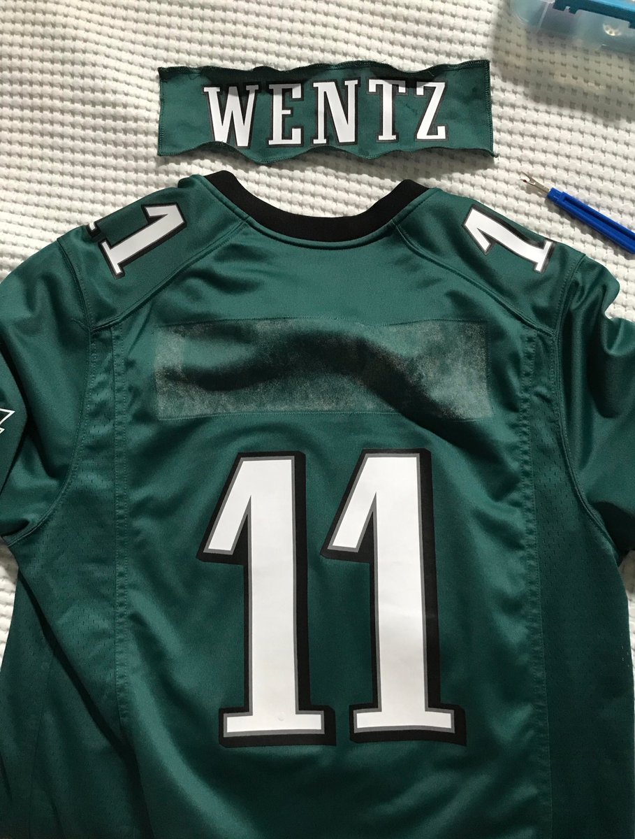 Jersey surgeries have begun all cross Philadelphia. 😂 #Eagles 

(📸: u/dm896 on Reddit)