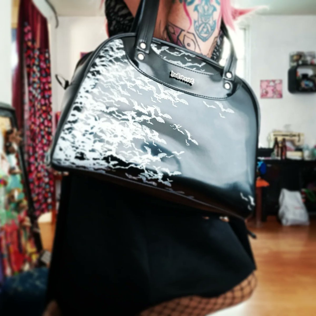 ShopSpooky's tweet photo. •We Are Back Baby!•[@spookyshopmx Instagram]

¡Después de darles un "Susto de Muerte" hemos regresado más Muertos-Vivientes qué nunca!

∆•Bolichera grande de Vinypiel con Estampado de Murcielagos•∆

$625 + Costo de Envio 

ENTREGAS •CDMX• SIN COSTO ADICIONAL

#HorrorBags https://t.co/nS0MopqzGn