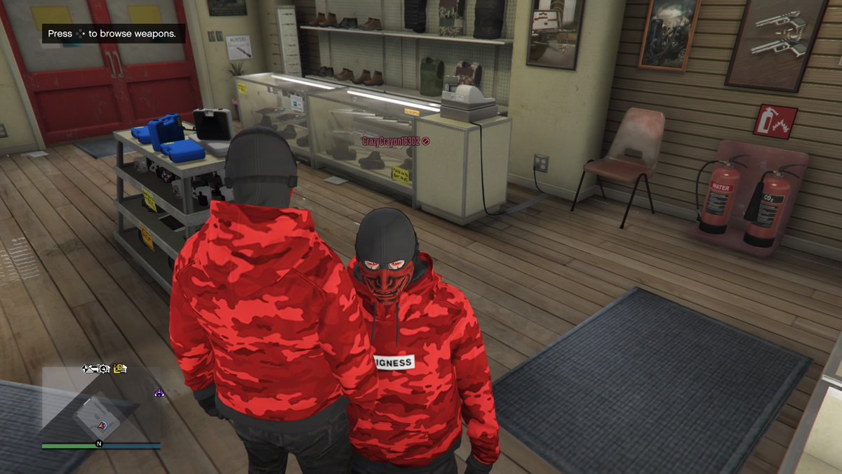 GuardianWolf15's tweet photo. #GrandTheftAuto5 #GTA5 why he always shorter than me?  pt.1 https://t.co/ijMwPMNxMh