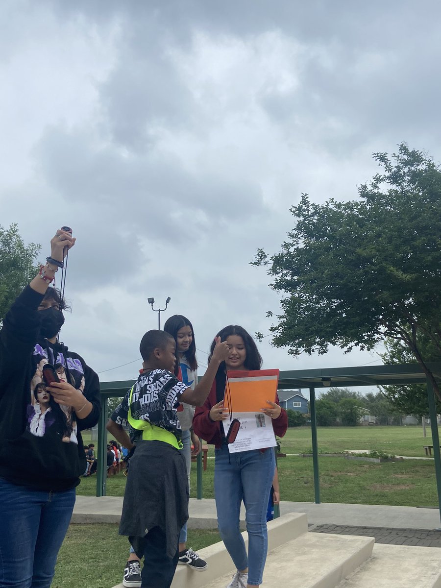 missrdgzem's tweet photo. Mr. Esquivel with 5th graders from @NISDmartin learning and recording atmospheric data for NASA #OutdoorLearning #NISDReunited @NISDElemScience @urias_rubi https://t.co/F7Lfncq6aD