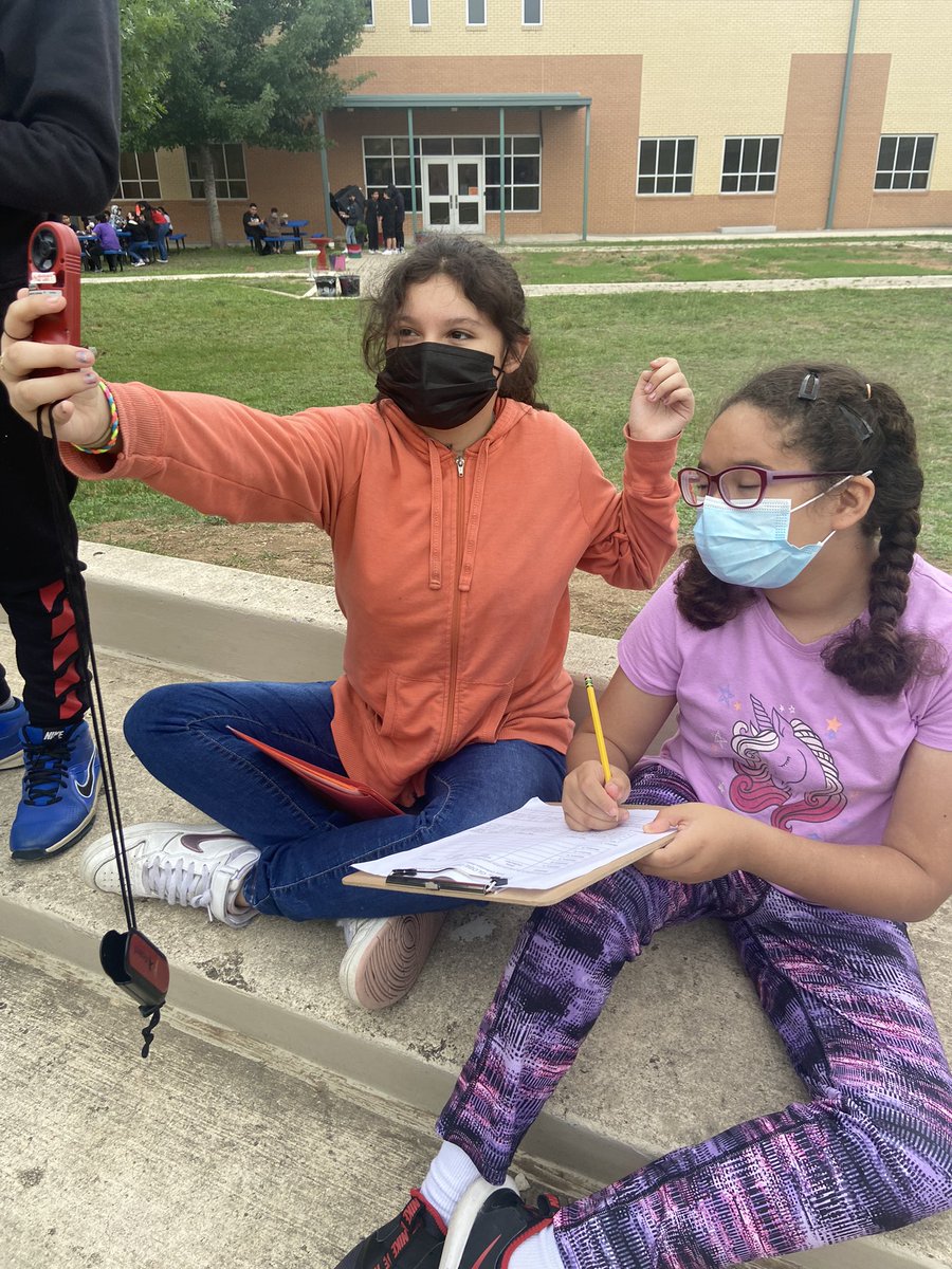 missrdgzem's tweet photo. Mr. Esquivel with 5th graders from @NISDmartin learning and recording atmospheric data for NASA #OutdoorLearning #NISDReunited @NISDElemScience @urias_rubi https://t.co/F7Lfncq6aD